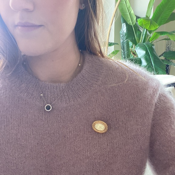 Engrave-able Gold Brooch - Picture 7 of 7